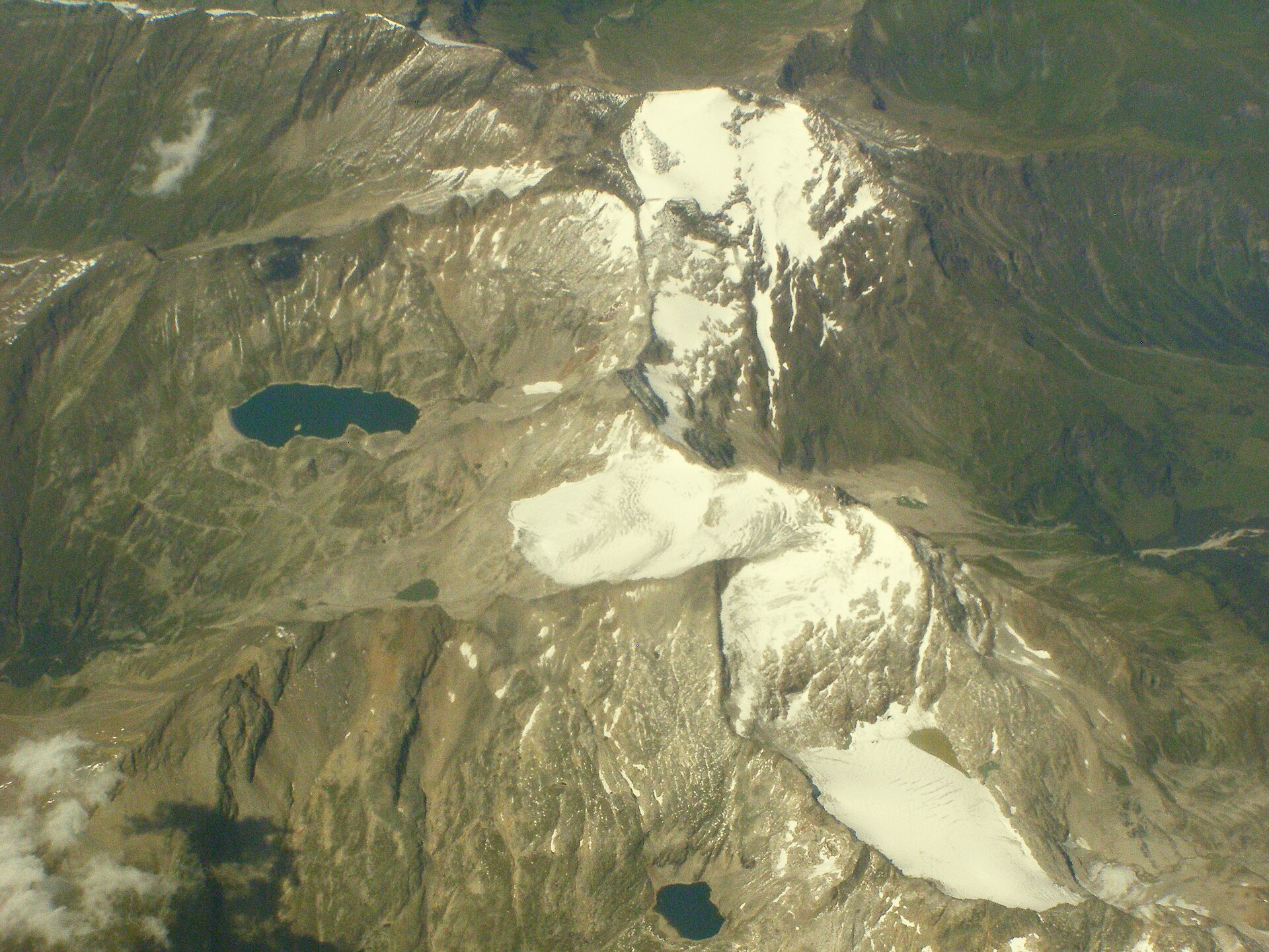 Aerial view of the summit with the station