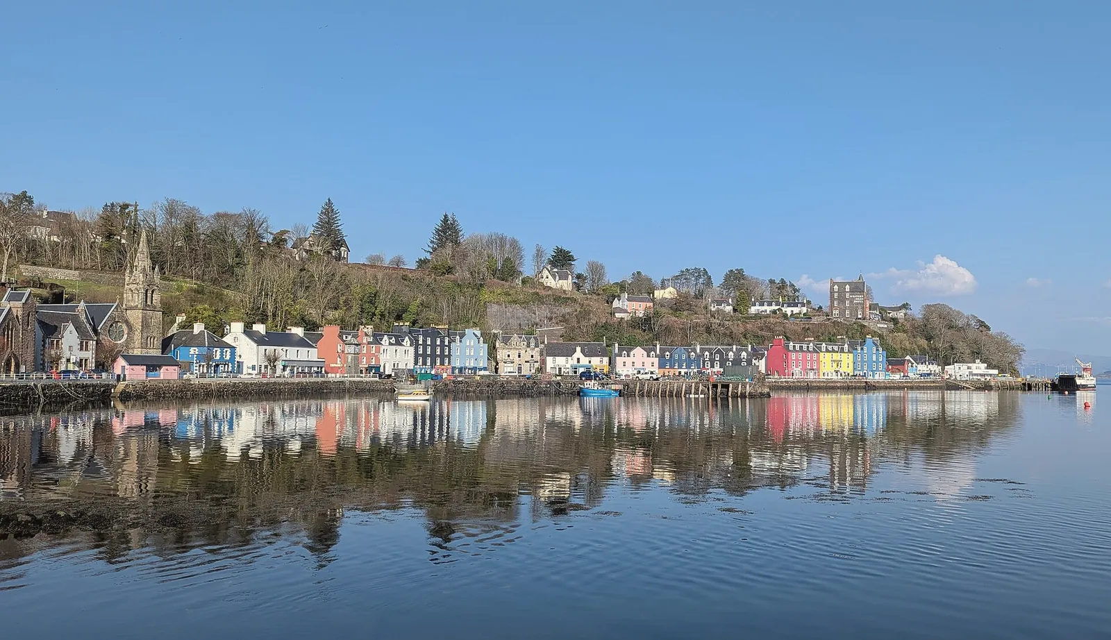 Tobermory waterfront: the painted fronts of Main Street along the bay