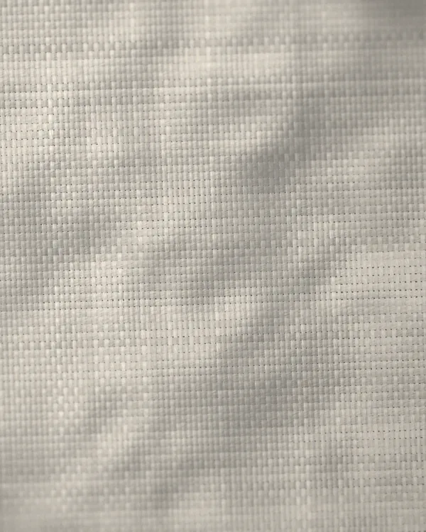The cloth of No. 03 seen close: white cotton poplin