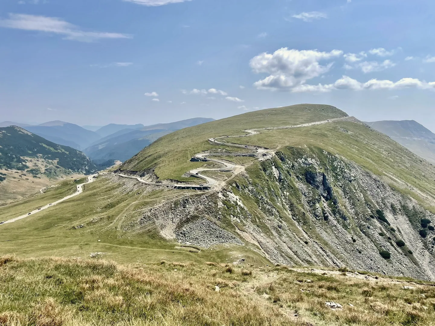 Pasul Urdele pe Transalpina, drumul pe creastă, august 2024