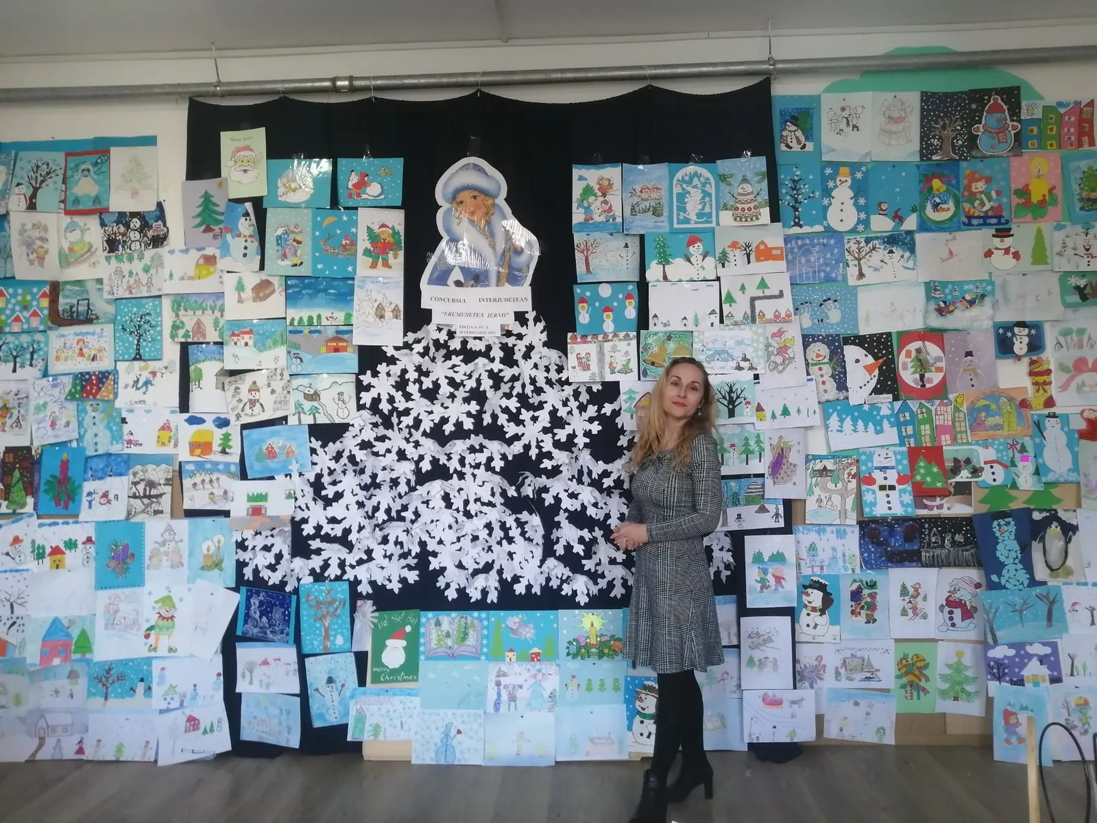 Expoziția „Frumusețea iernii” cu profesoara organizatoare (adult)