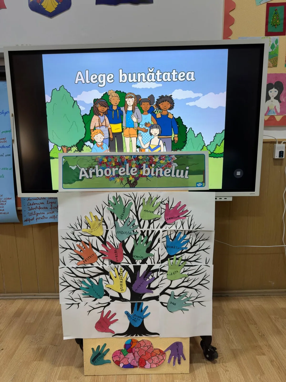 „Alege bunătatea / Arborele binelui”: tabla interactivă și panoul de palme, Ziua Toleranței