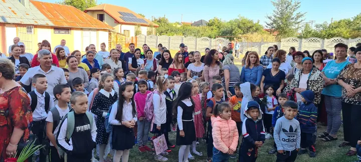 Deschiderea anului școlar 2023-2024: curtea plină