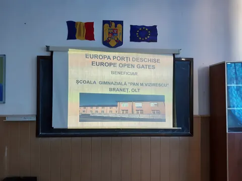 Proiecție pe perete: Europa Porți Deschise, beneficiar Școala Gimnazială Pan M. Vizirescu