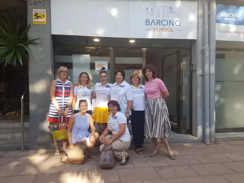 Cinci profesoare ale școlii la Barcino School, Barcelona, mobilitate Erasmus+ KA1, iulie 2019