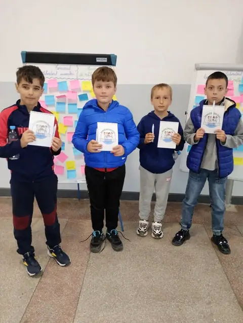 Elevi cu diplome „Laboratorul cunoașterii” 2024