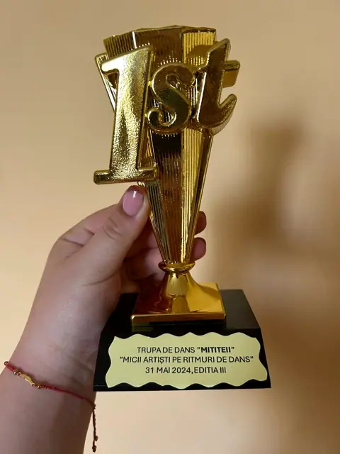 Trofeu Premiul I (al doilea unghi)