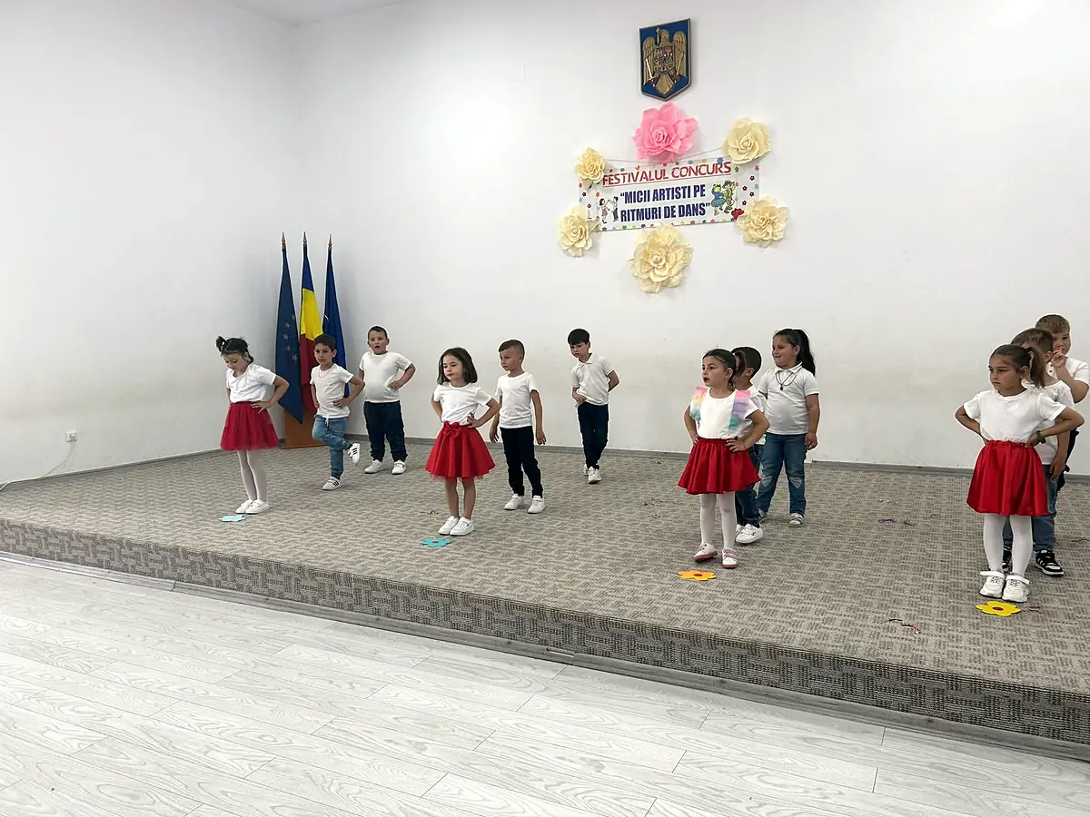 Grupa mică la Festivalul de dans „Micii artiști pe ritmuri de dans”, Premiul I (mai 2024)