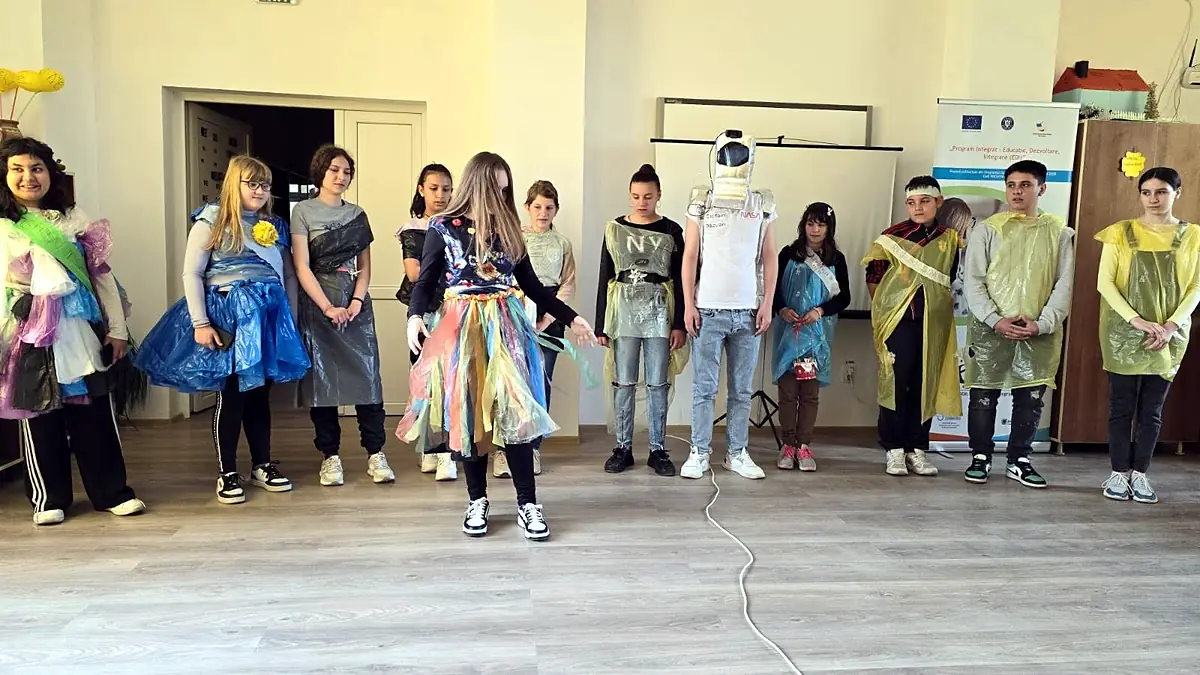 Paradă de costume din materiale reciclate, Ziua Pământului 2024