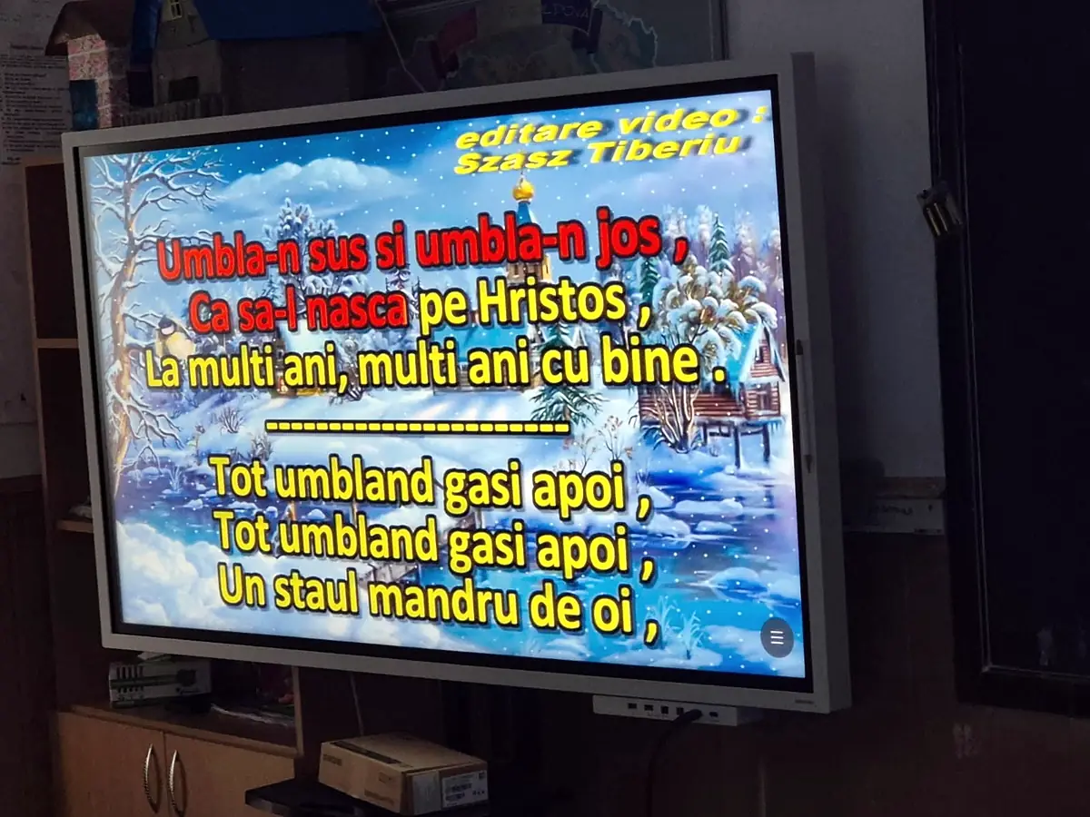 Karaoke de colinde pe tabla interactivă, Săptămâna altfel dec. 2024