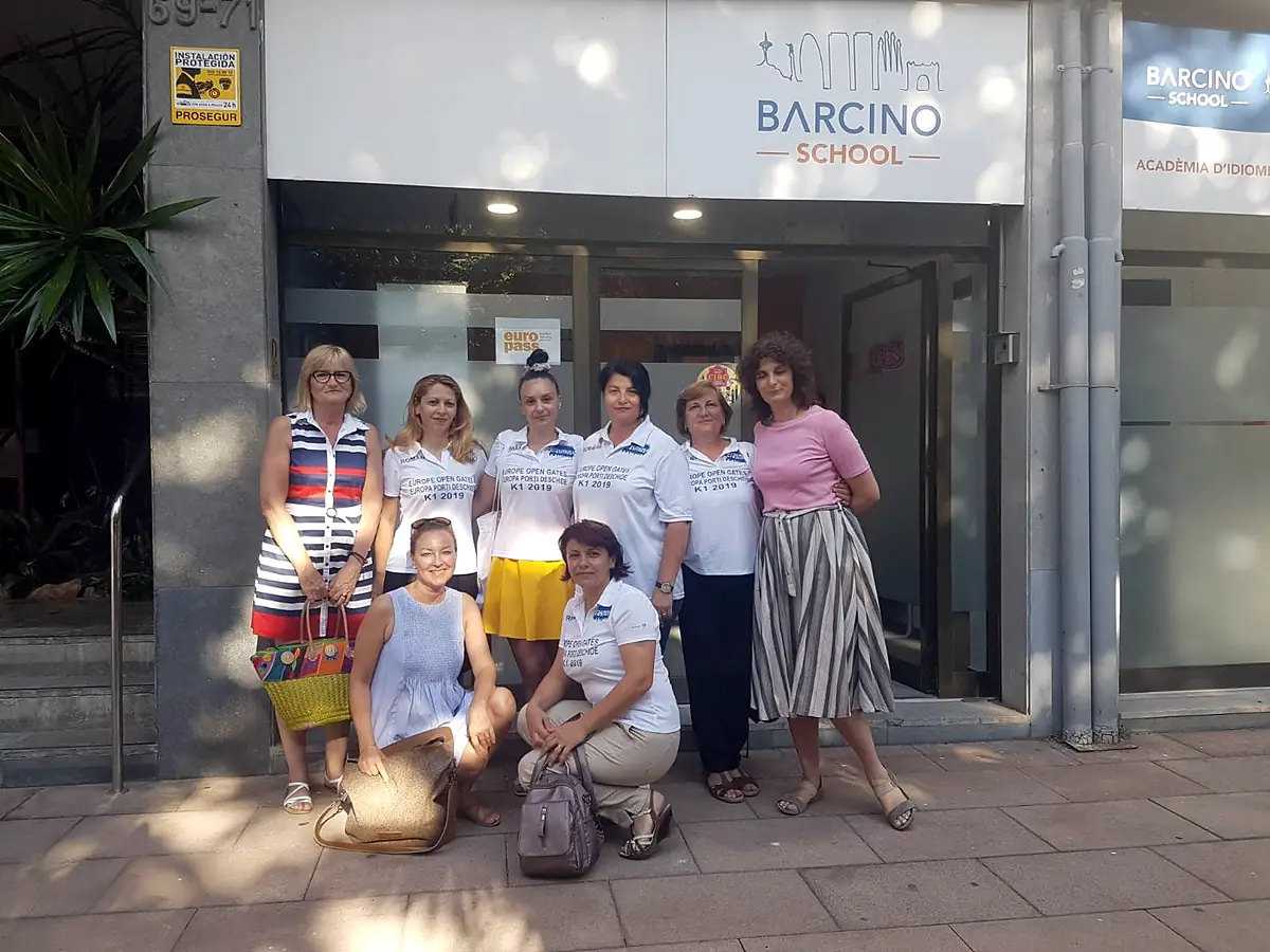 Cinci profesoare ale școlii la Barcino School, Barcelona, mobilitate Erasmus+ KA1, iulie 2019