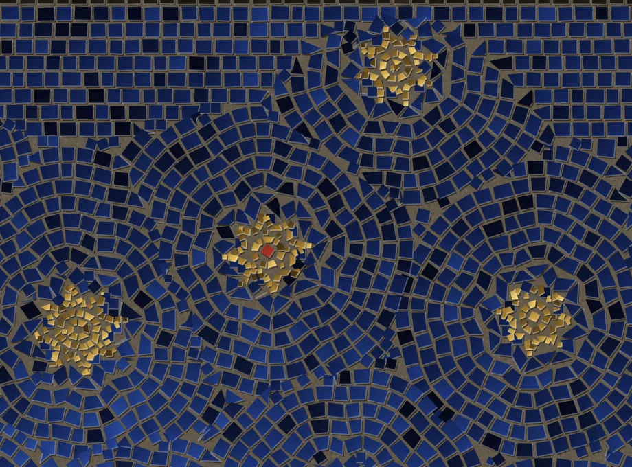Blue rows ripple round every star